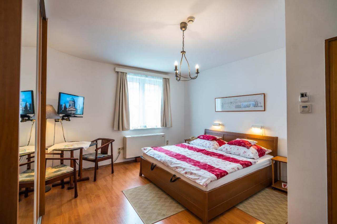 Szent Kristof Panzio Bed & Breakfast Esztergom Eksteriør bilde