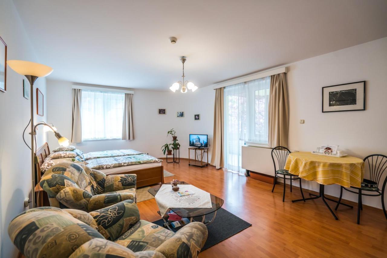 Szent Kristof Panzio Bed & Breakfast Esztergom Eksteriør bilde