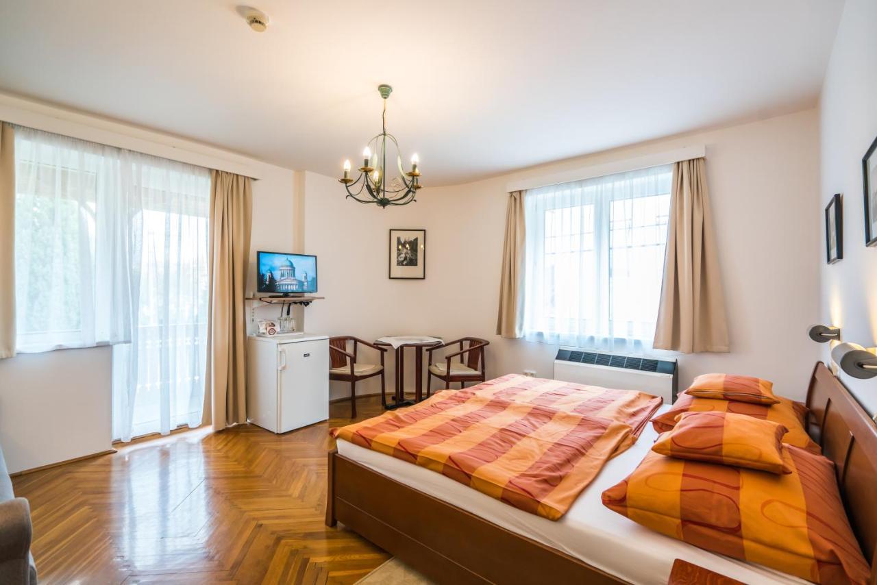 Szent Kristof Panzio Bed & Breakfast Esztergom Eksteriør bilde