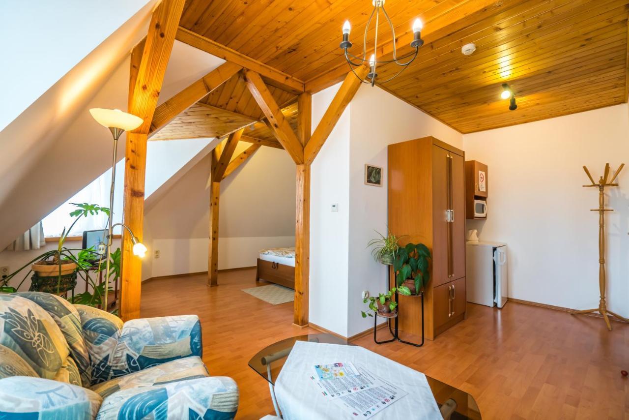 Szent Kristof Panzio Bed & Breakfast Esztergom Eksteriør bilde