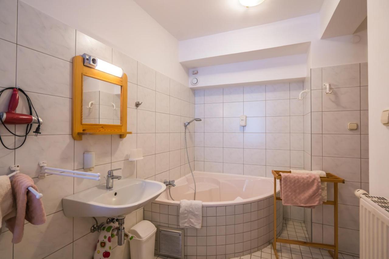Szent Kristof Panzio Bed & Breakfast Esztergom Eksteriør bilde